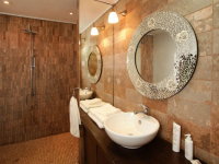 Karoo Art Hotel Bathroom